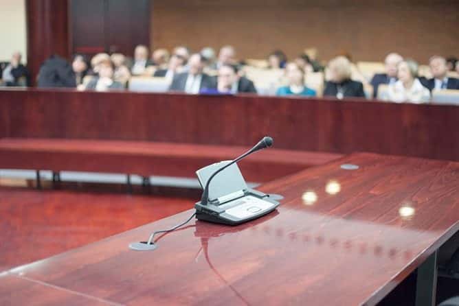 What Is An Expert Witness? 1 Expert-witness-testimony