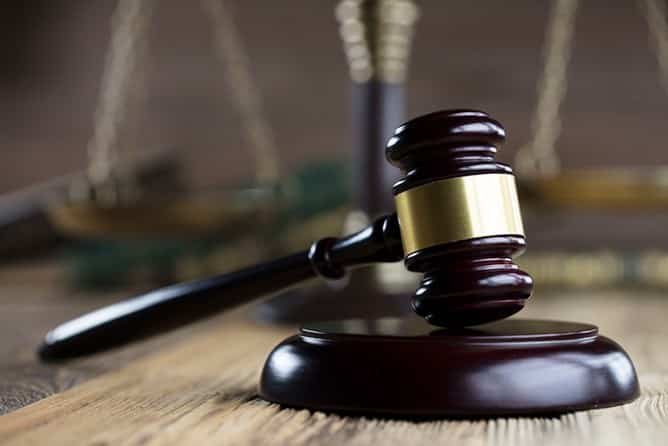 gavel-in-criminal-and-civil-case