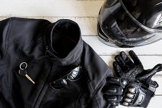 motorcycle-gear-and-outfit