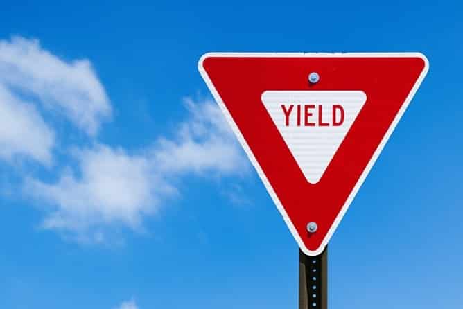 Nevada Right Of Way Laws &Amp; Failure To Yield 1 Yield-sign